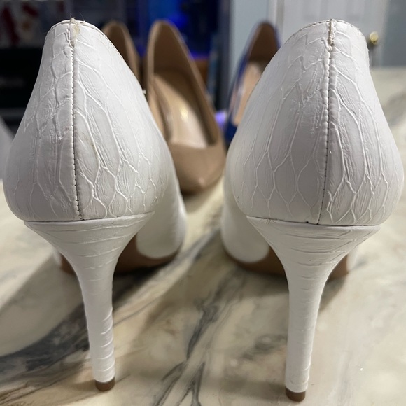(SOLD) Jessica Simpson heels size 6.5 color white - Picture 5 of 6